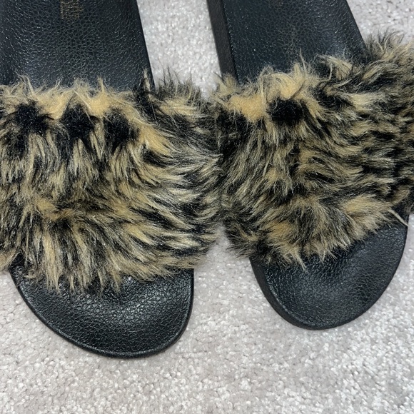 Cheetah Slides - Picture 2 of 3
